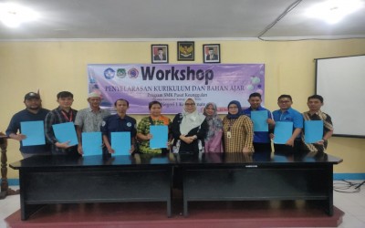 Penyelarasan Kurikulum dan Bahan Ajar SMK Negeri 1 Kota Ternate dengan IDUKA